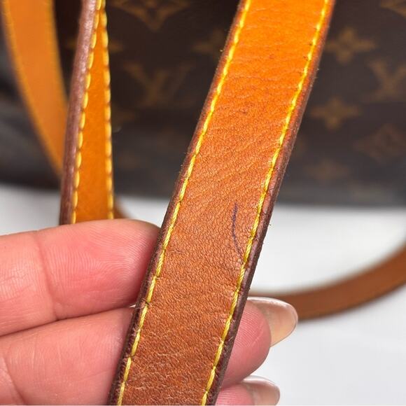 Louis Vuitton Cabas Mezzo Monogram Canvas Tote - Picture 15 of 16